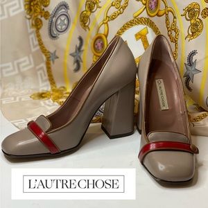 🇮🇹 NWOT L'autre Chose Pumps.